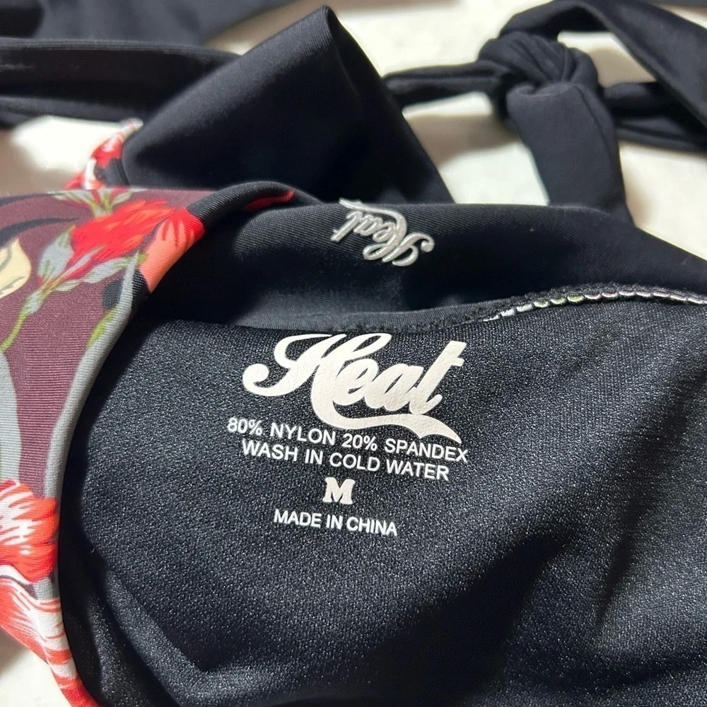 Heat Women’s 2 Piece Bikini Set Size Medium Floral Hibiscus Print - Picture 2 of 6